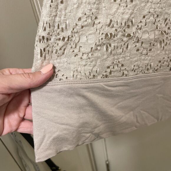 Chico’s Womens Beige Noel Novelty Texture Tunic Top w/ Knit Trim Size 2 Large - Picture 3 of 6